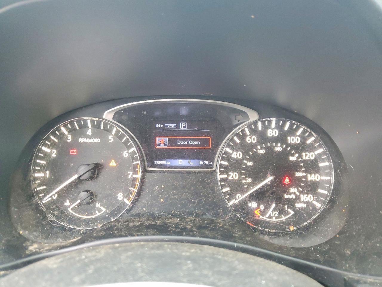 Nissan Pathfinder Sv