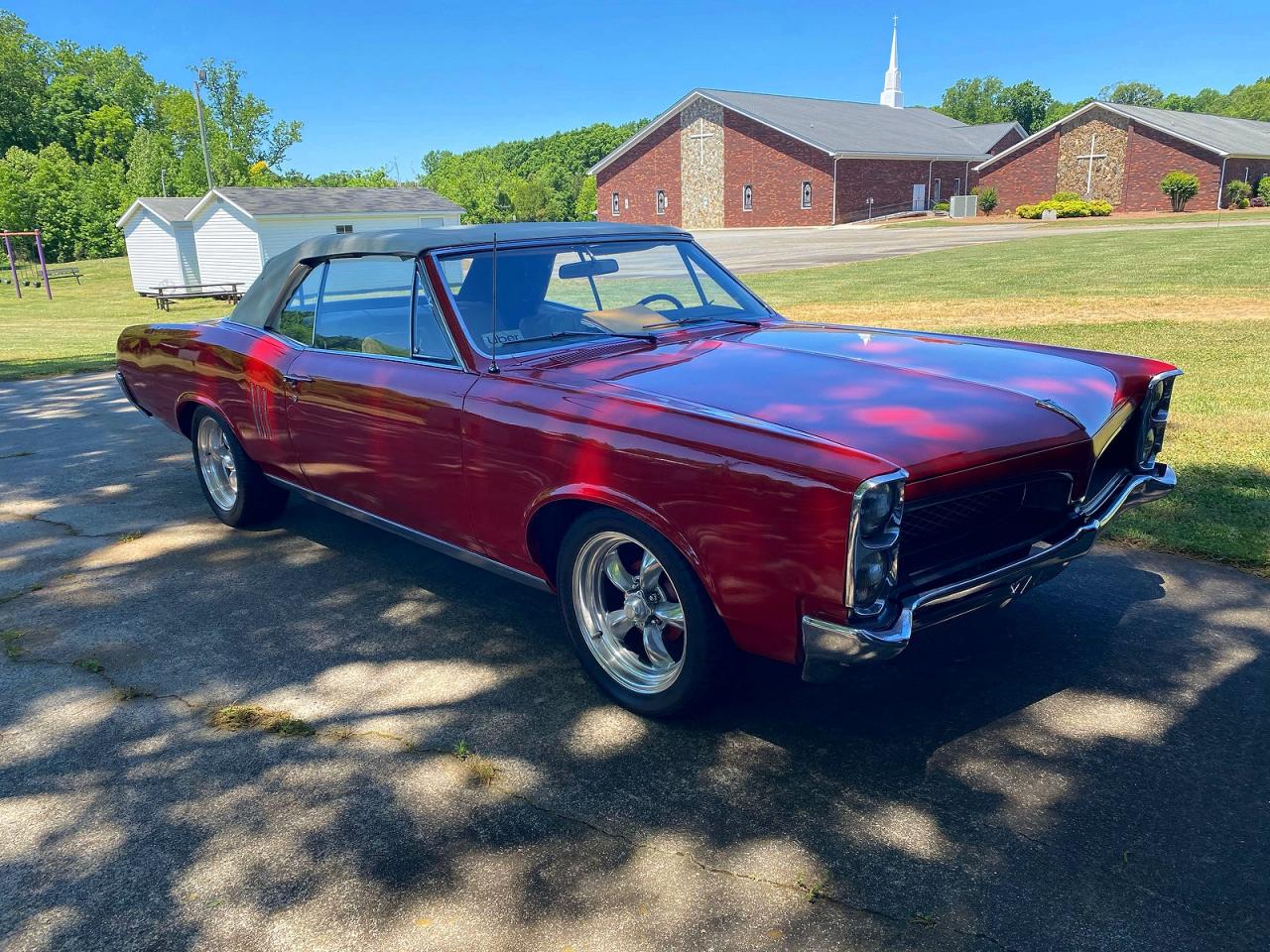 Salvage Pontiac Lemans Image
