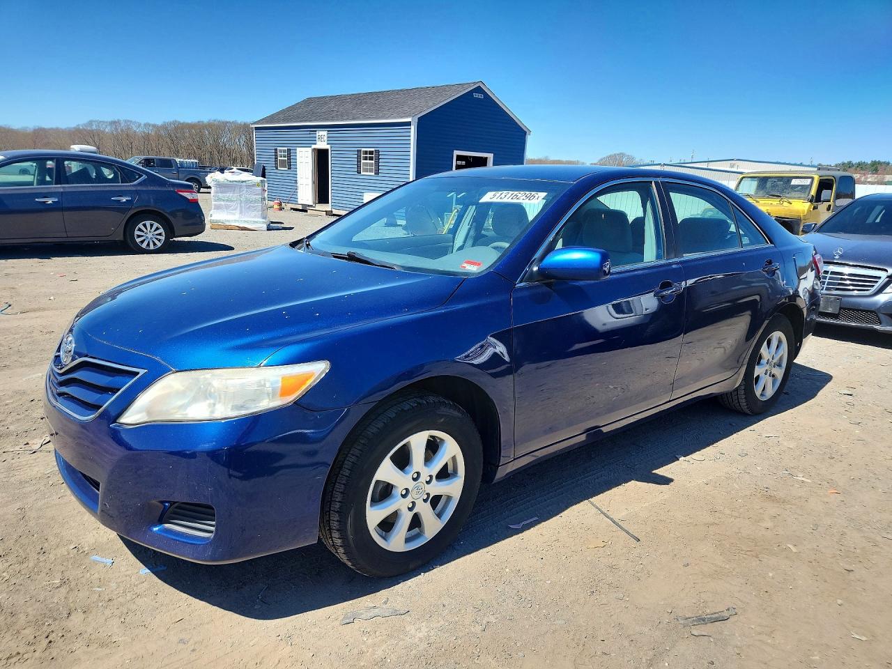 Salvage Toyota Camry Image