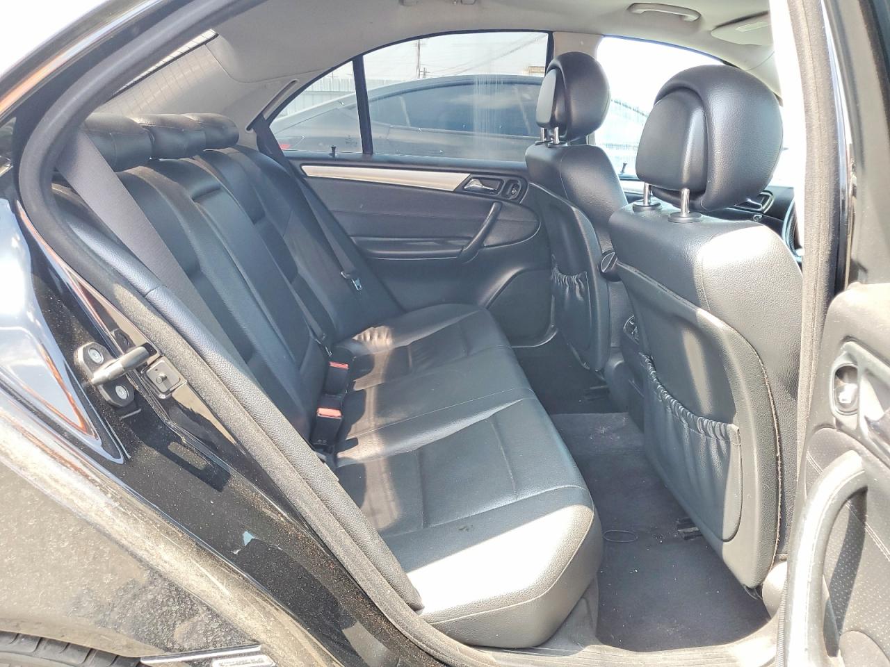 Mercedes-Benz C-Class 230