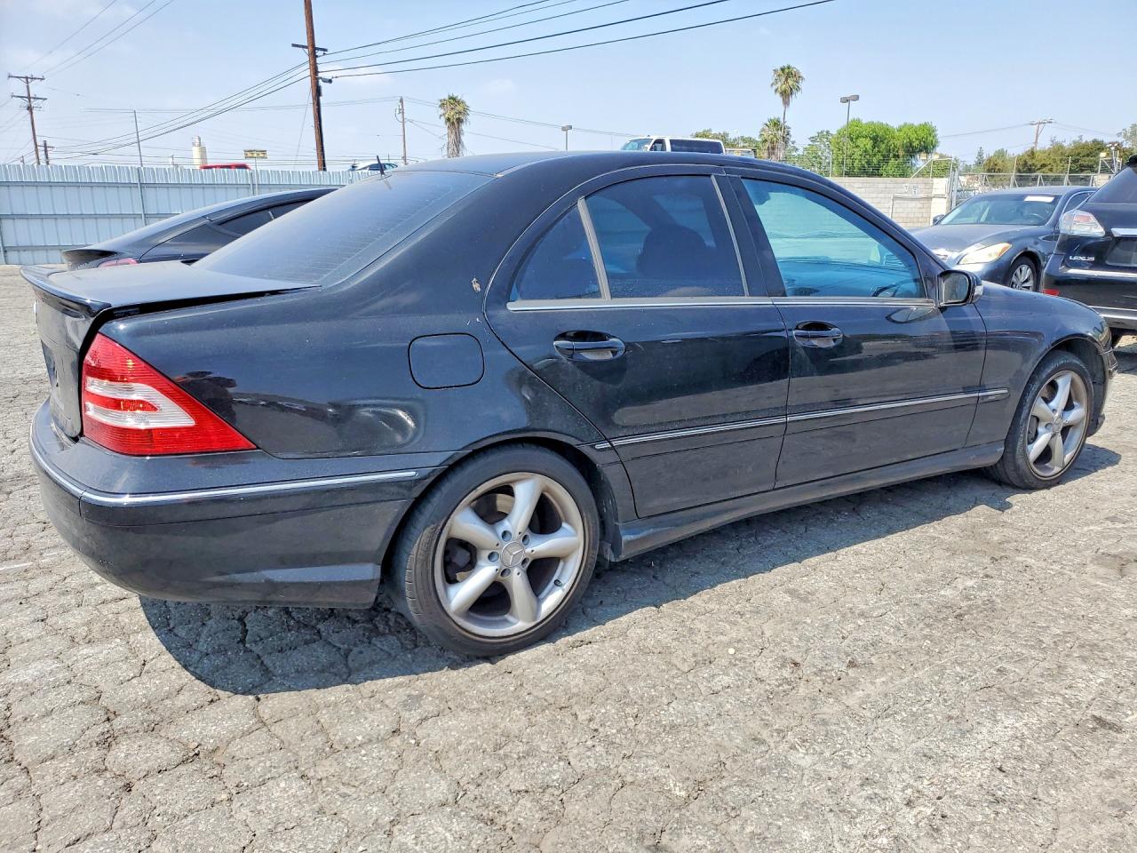 Mercedes-Benz C-Class 230