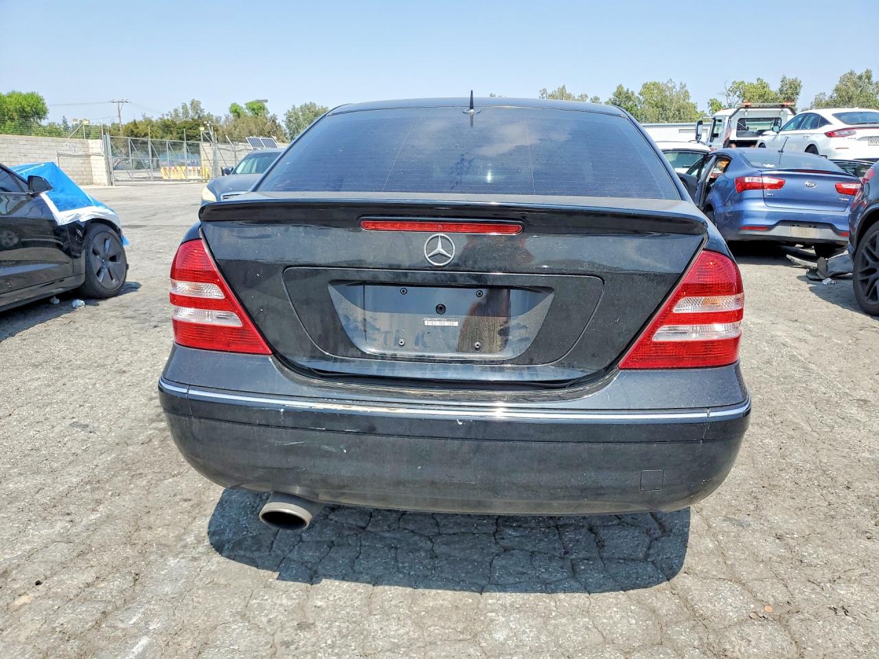 Mercedes-Benz C-Class 230