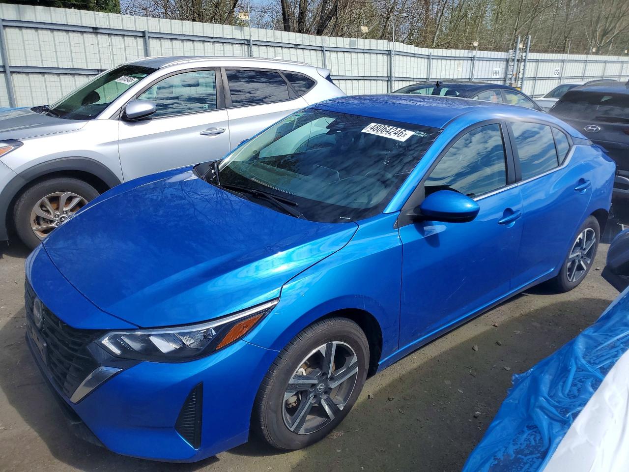 Salvage Nissan Sentra Image