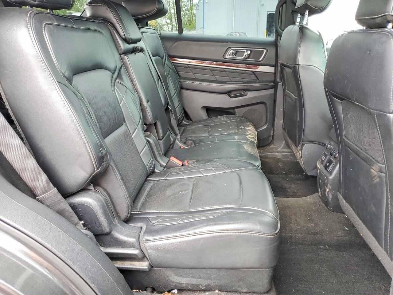 Ford Explorer Platinum
