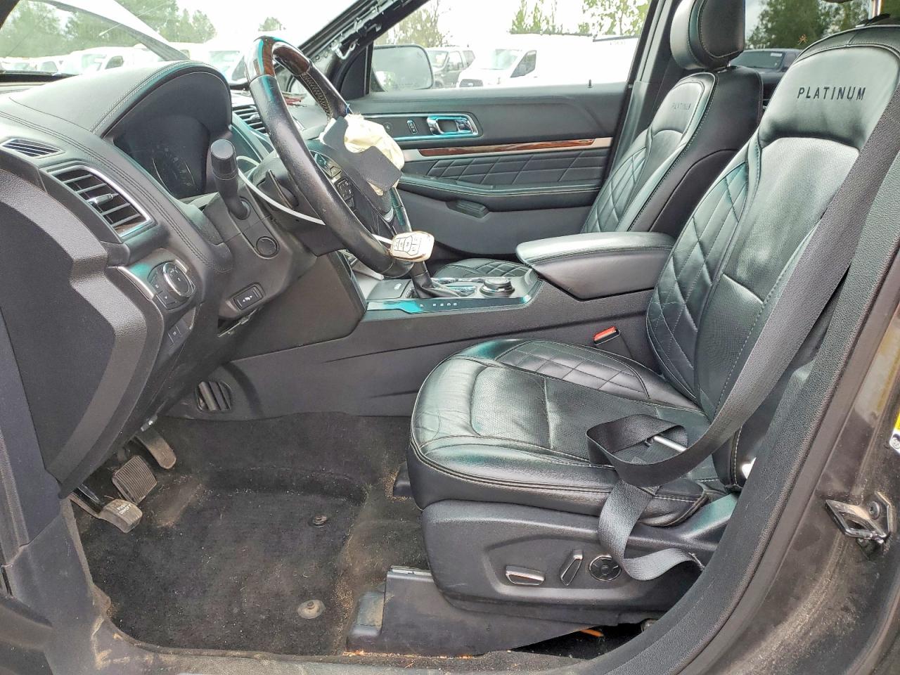 Ford Explorer Platinum
