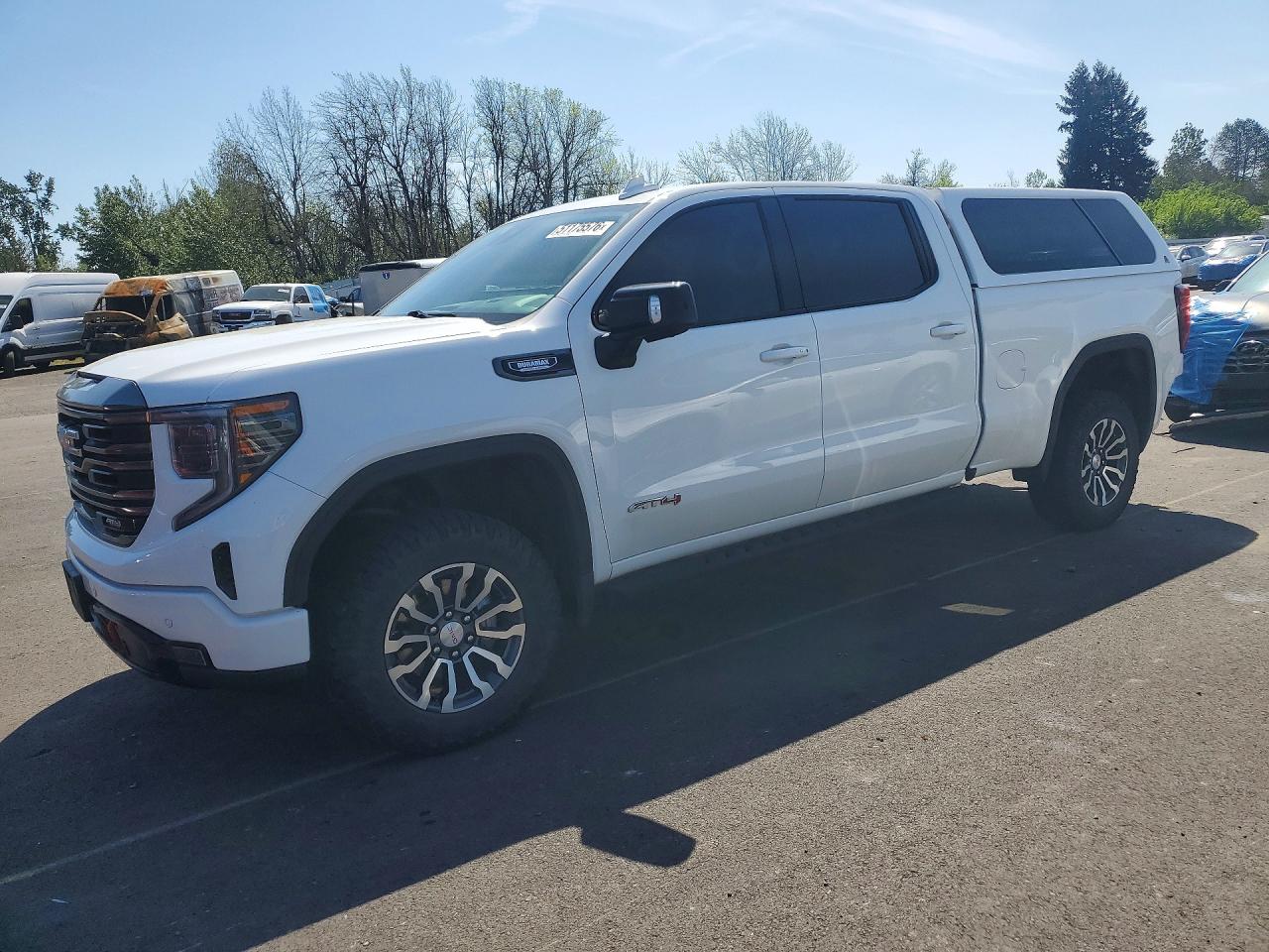 Salvage GMC Sierra Image