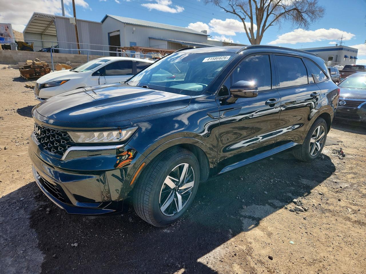 Salvage Kia Sorento Image