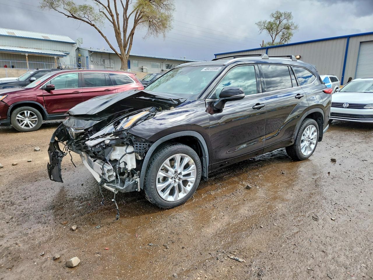 Salvage Toyota Highlander Image
