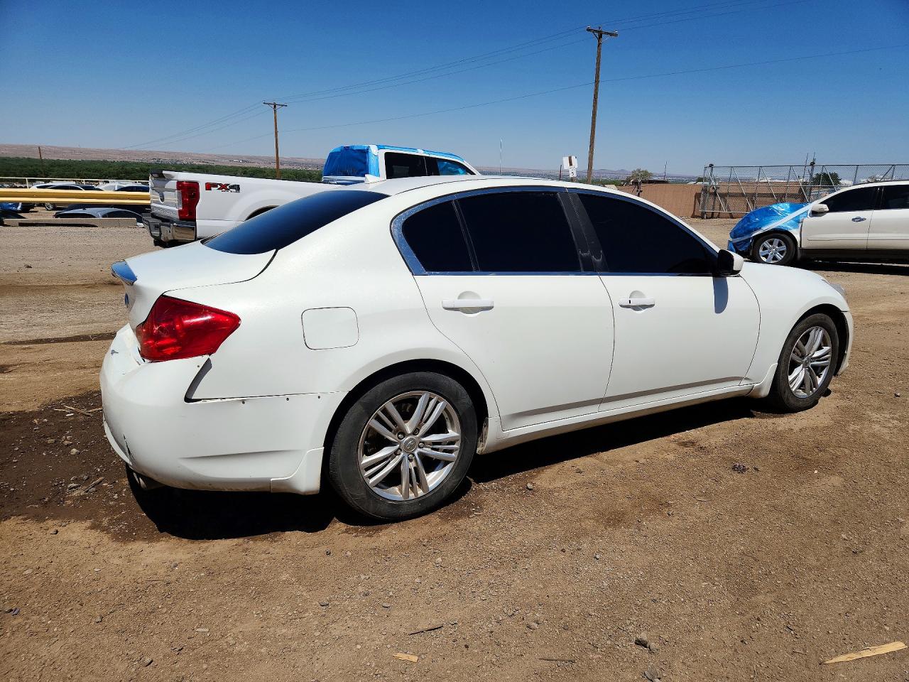 INFINITI G25 Base