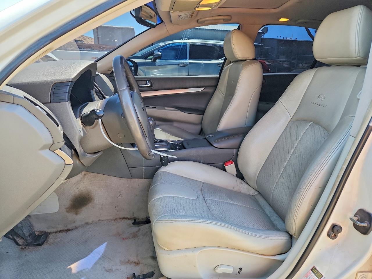 INFINITI G25 Base
