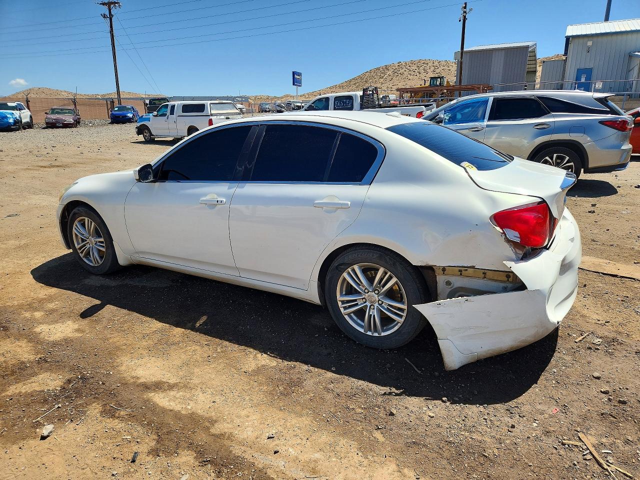 INFINITI G25 Base