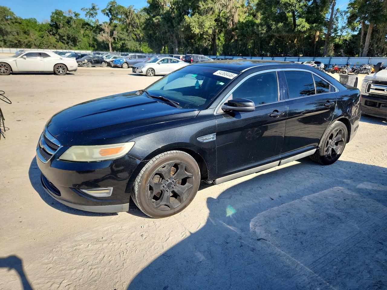 Salvage Ford Taurus Image