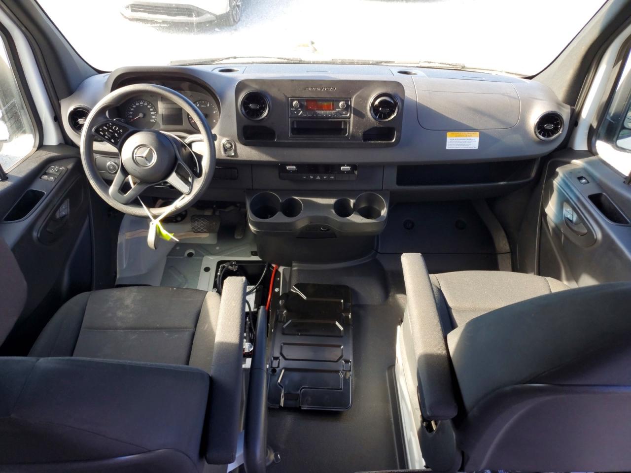 Mercedes-Benz Sprinter 2500