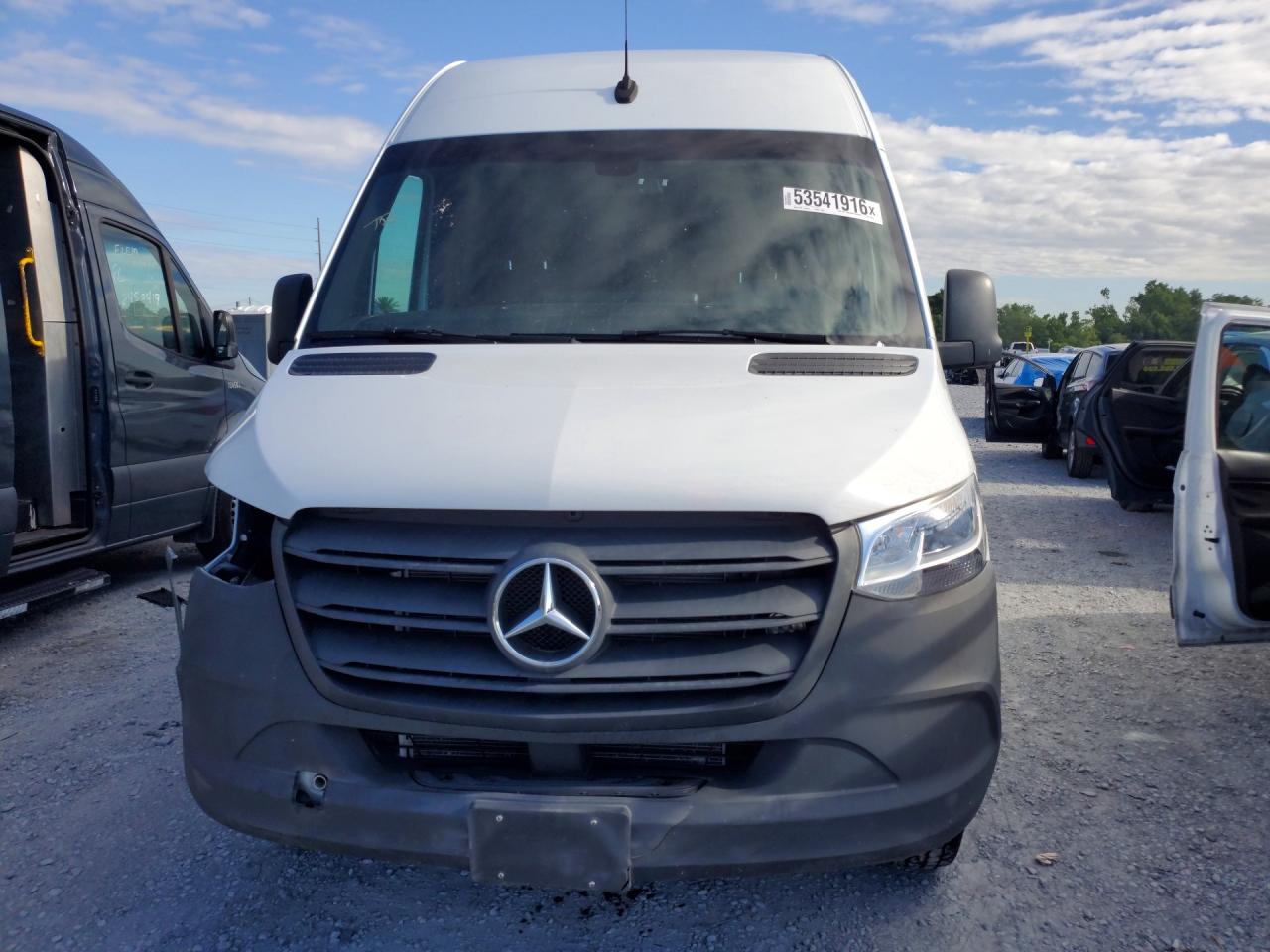 Mercedes-Benz Sprinter 2500