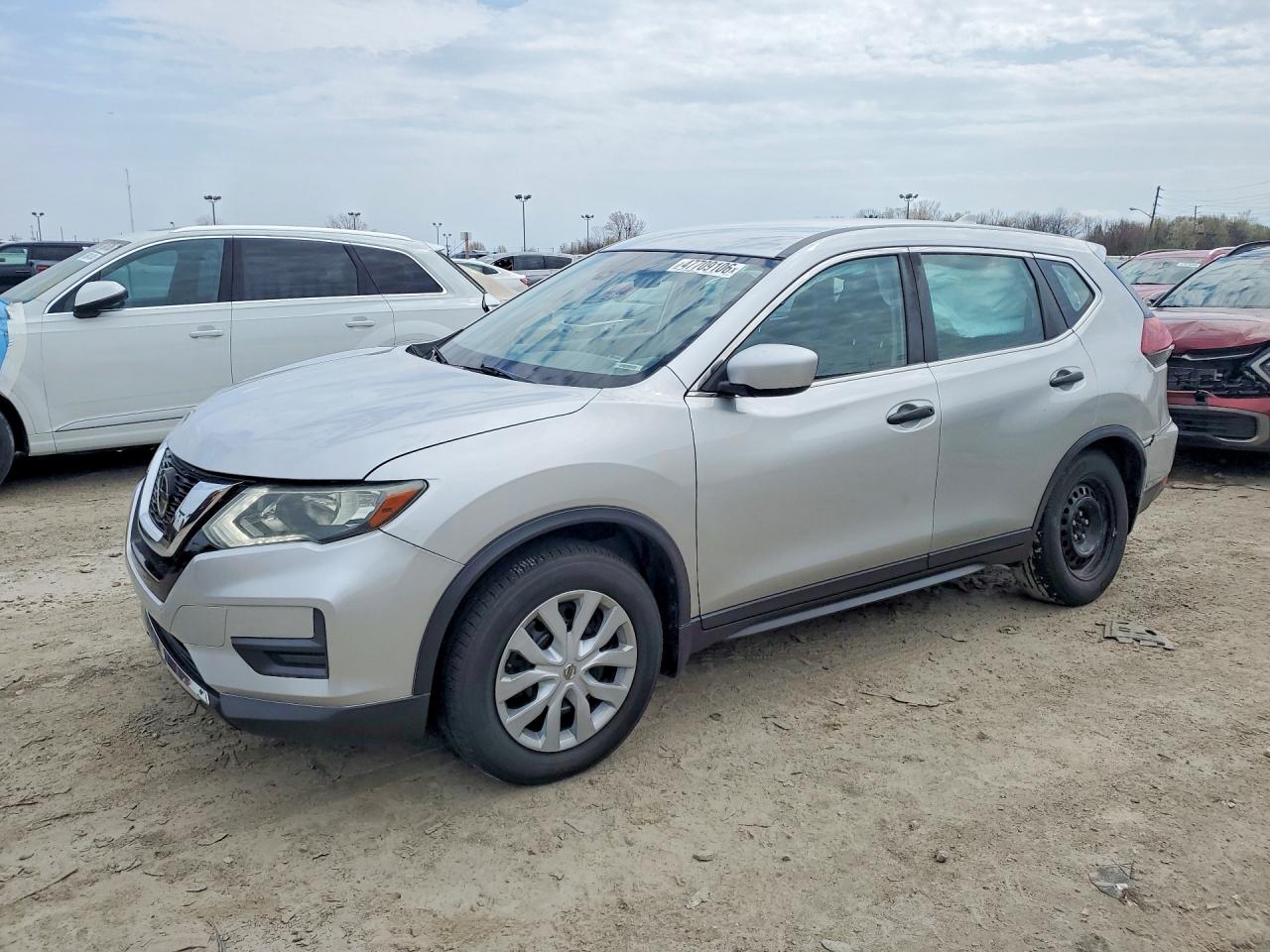 Salvage Nissan Rogue Image