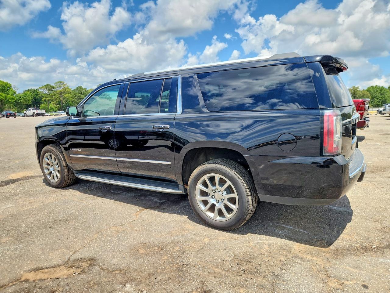 GMC Yukon Denali