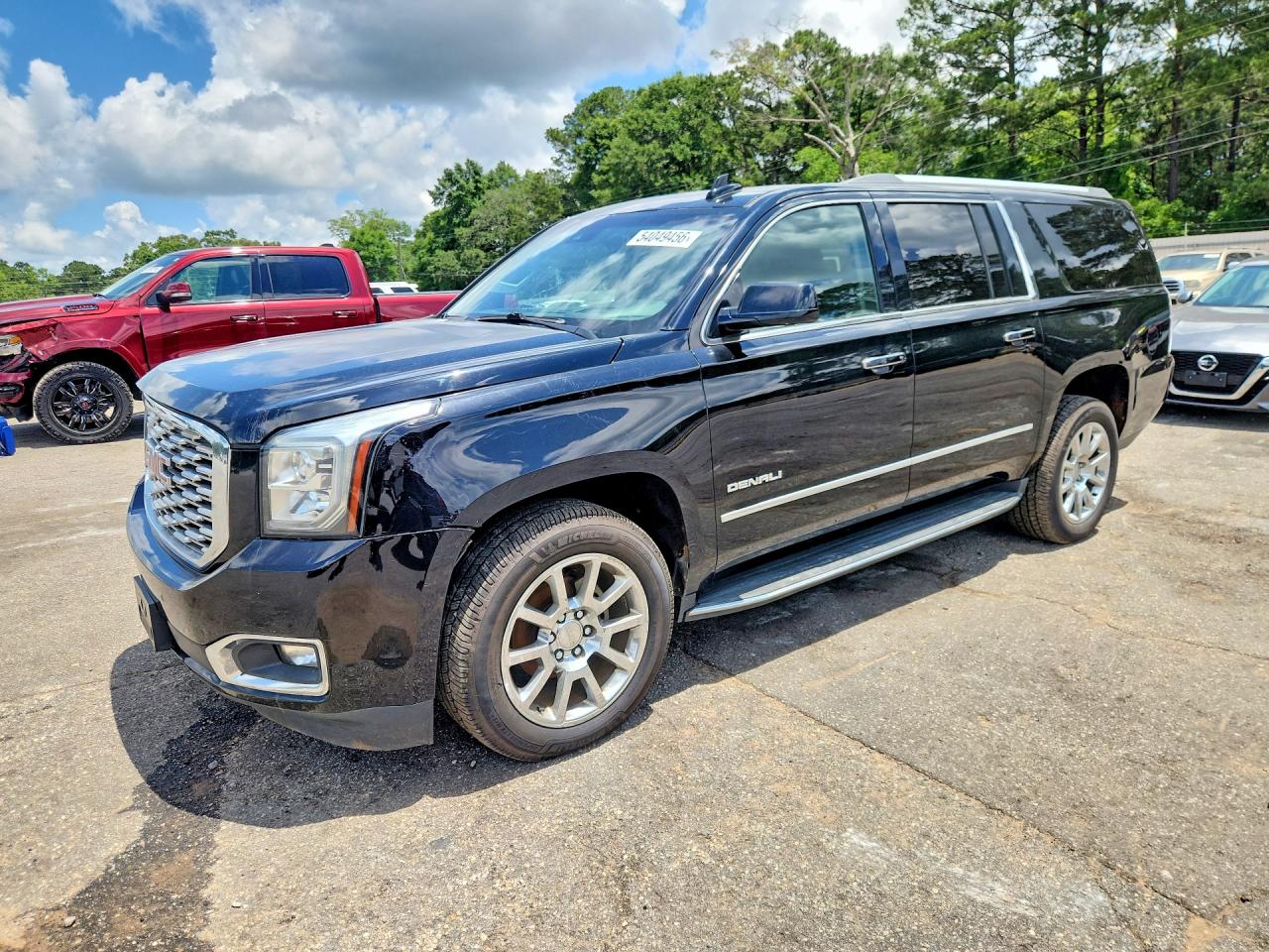 Salvage GMC Yukon Image