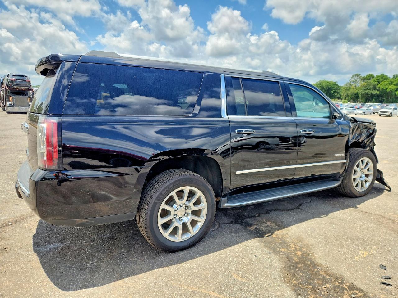 GMC Yukon Denali