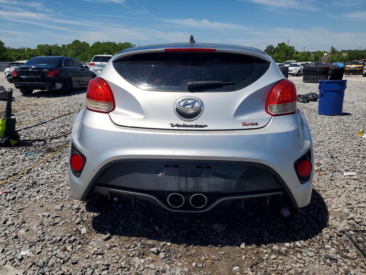 Hyundai VELOSTER Turbo