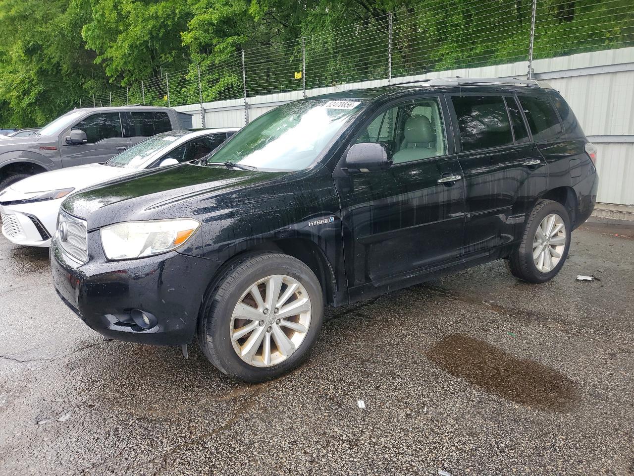 Salvage Toyota Highlander Image