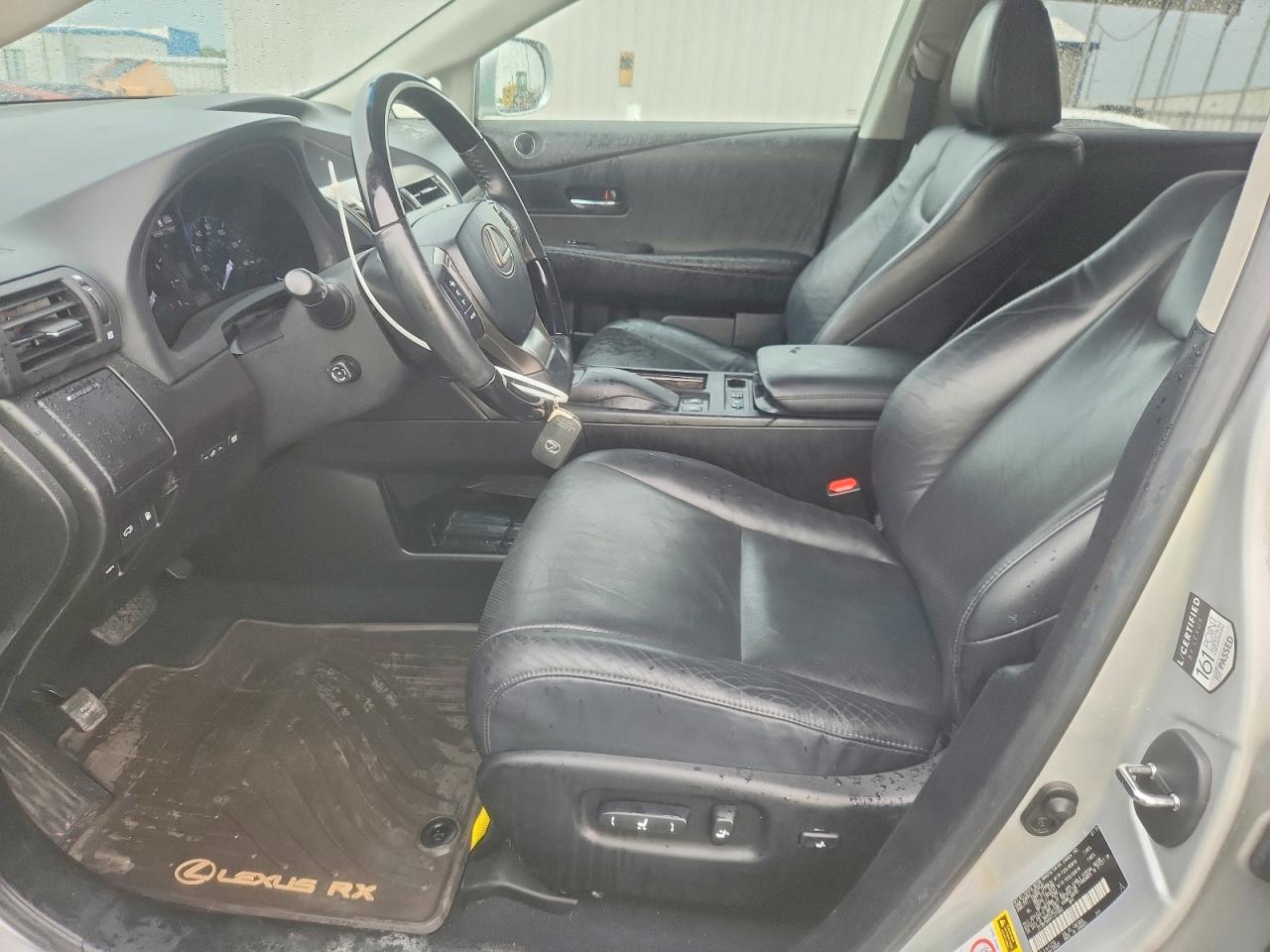 Lexus RX Base