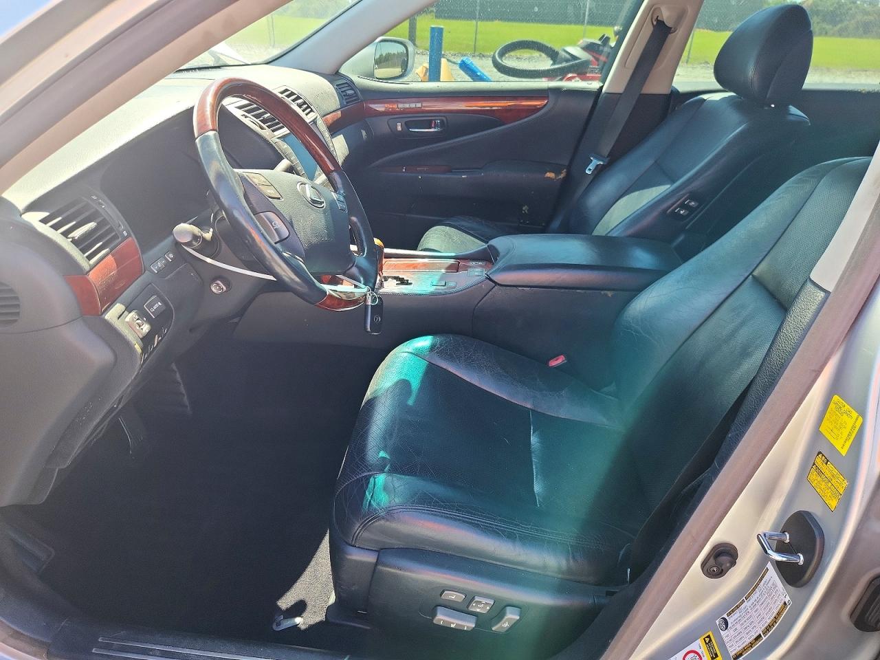 Lexus LS 460