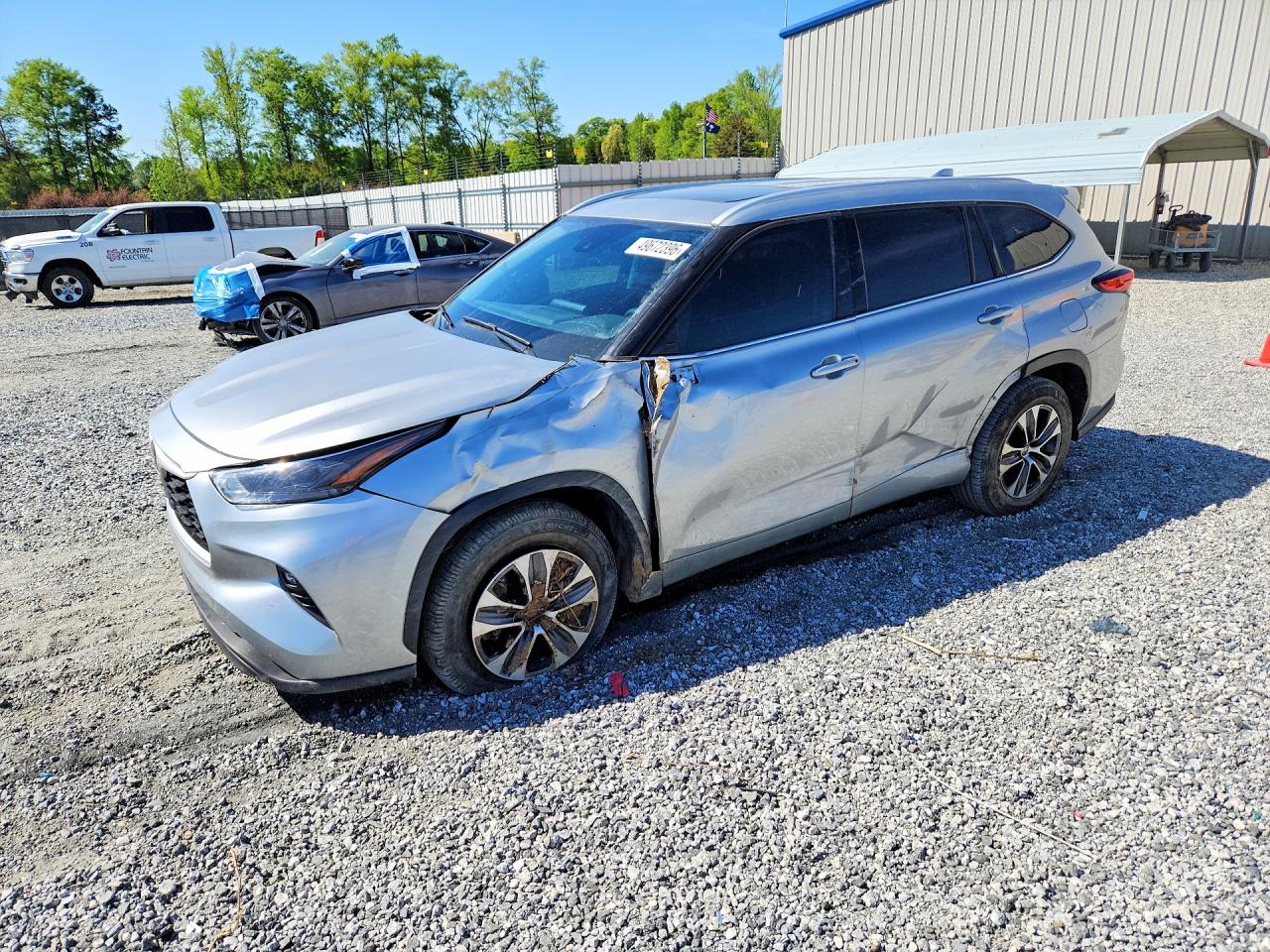 Salvage Toyota Highlander Image