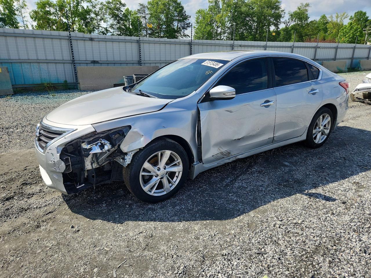 Salvage Nissan Altima Image