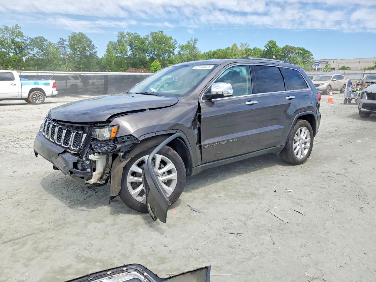 Salvage Jeep Grand Cherokee Image