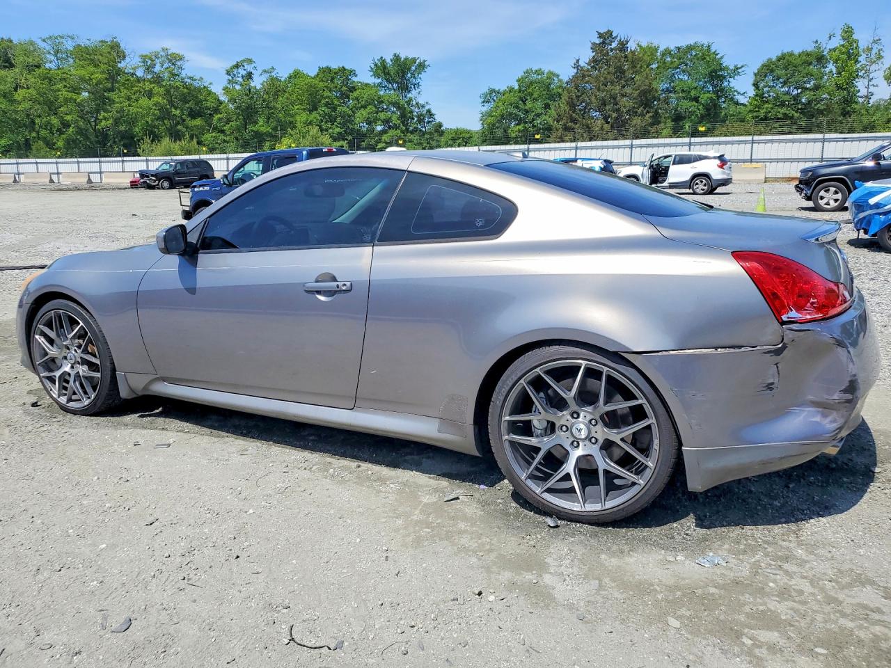 INFINITI G37 Base