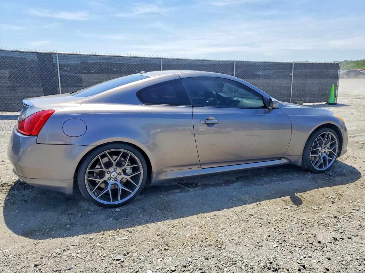 INFINITI G37 Base