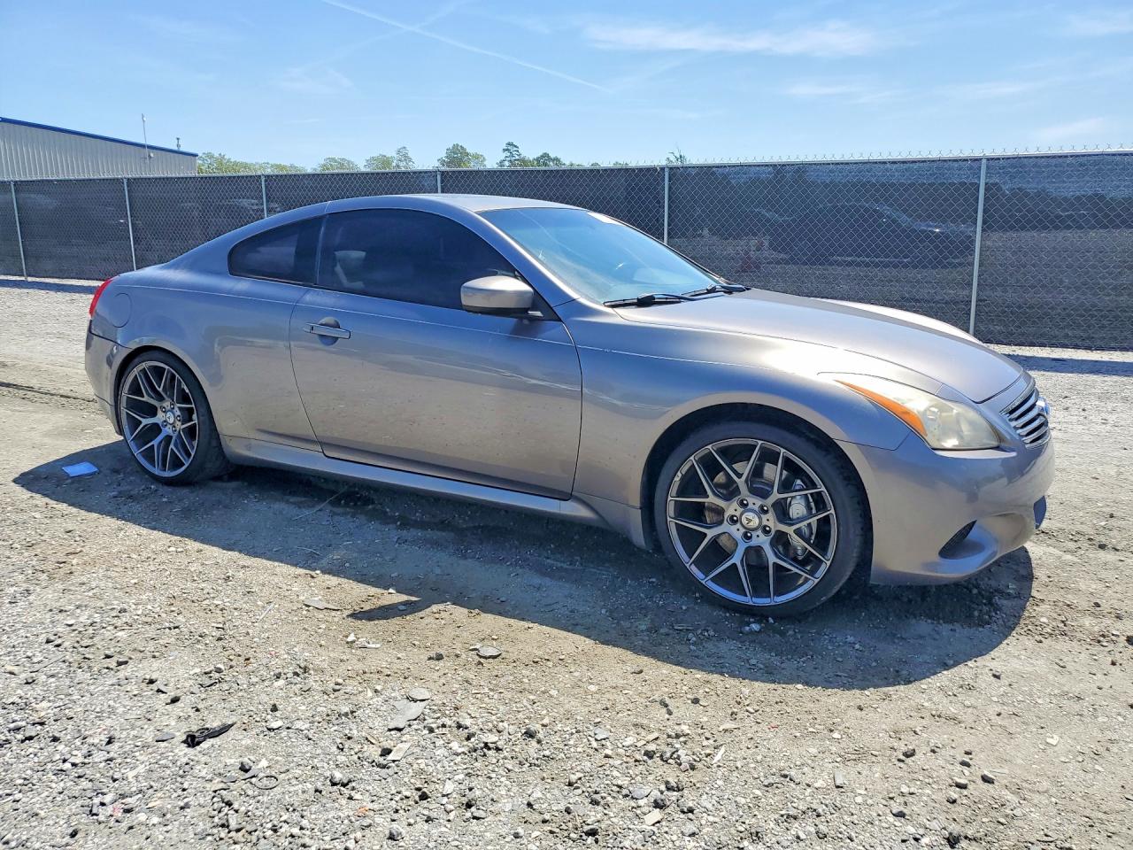 INFINITI G37 Base