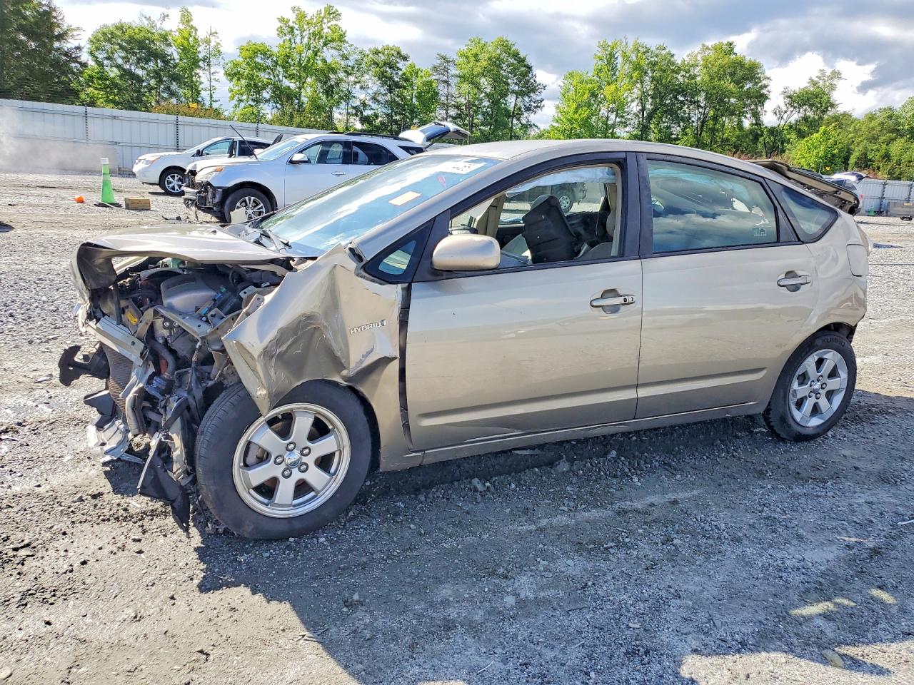 Salvage Toyota Prius Image