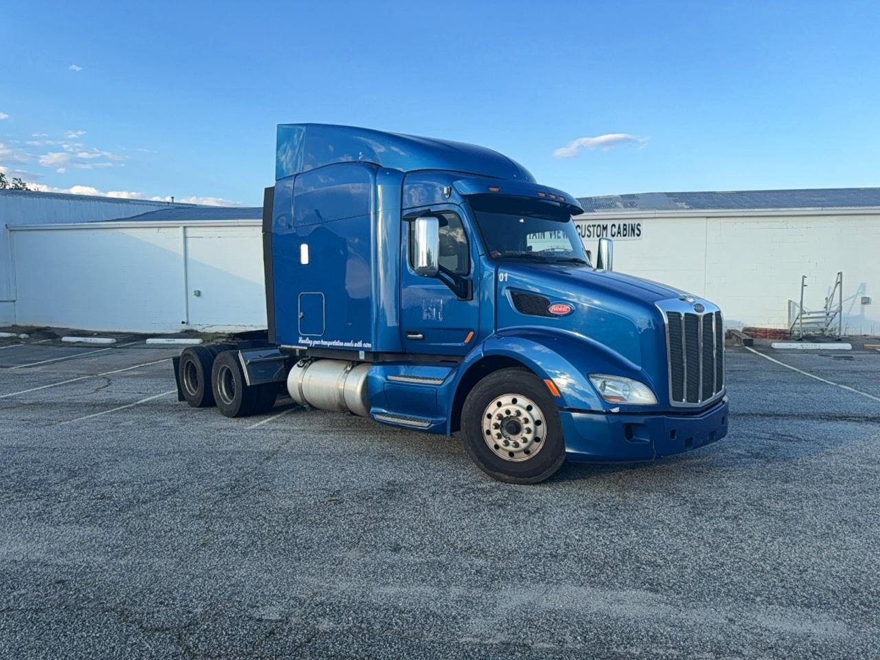 Salvage Peterbilt 579 Image