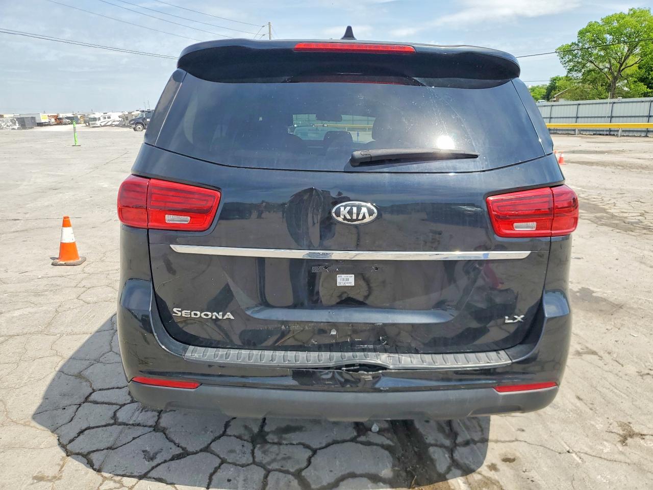 Kia Sedona Lx