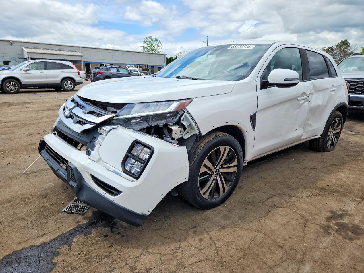 Salvage Mitsubishi Outlander Image