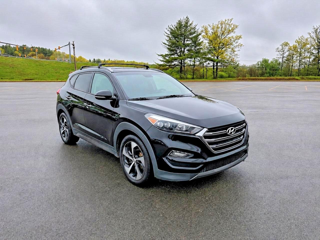 Salvage Hyundai TUCSON Image