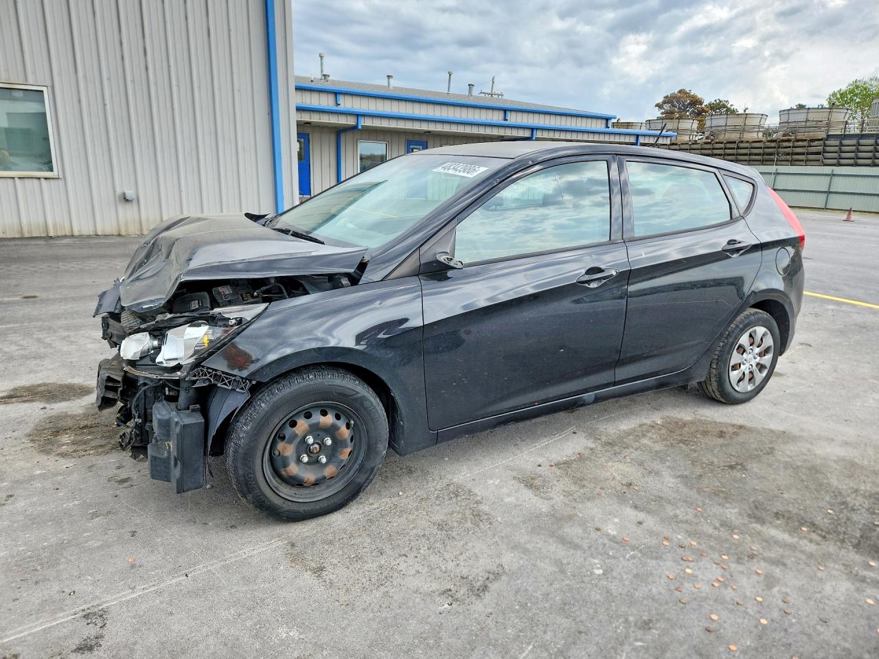 Salvage Hyundai ACCENT Image