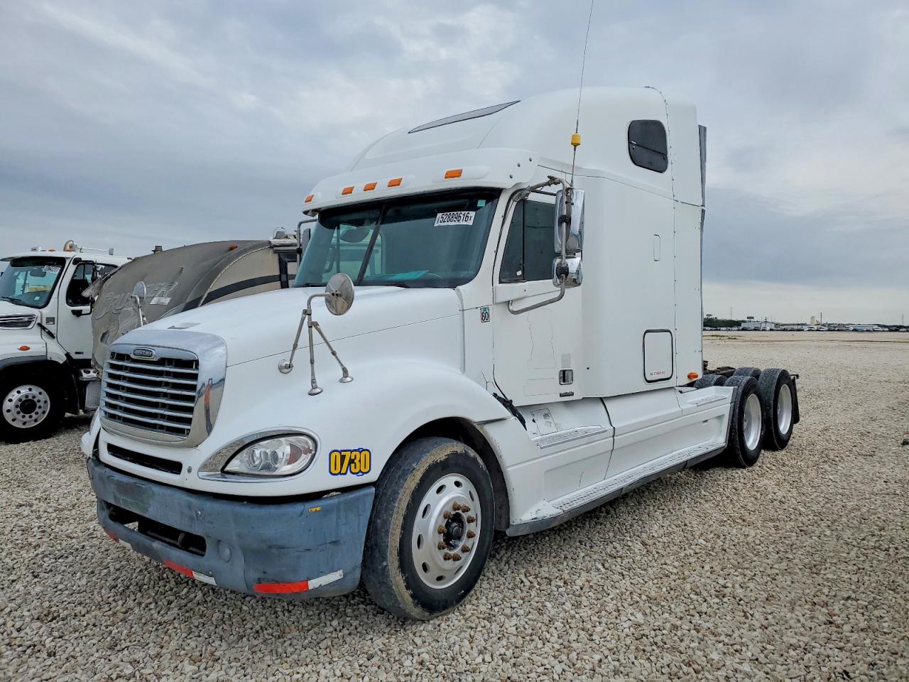 Freigliner Conventional Columbia