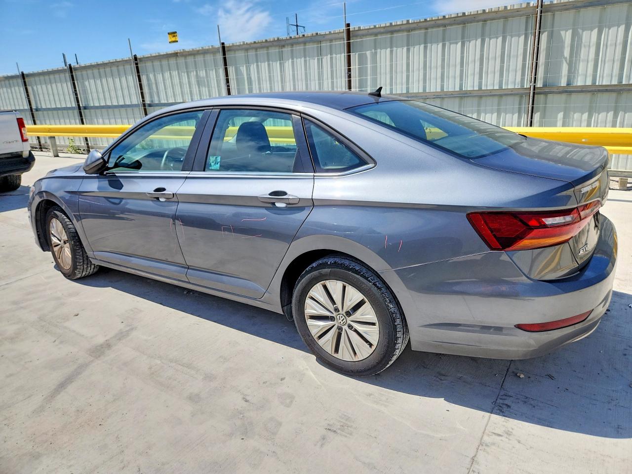 Volkswagen Jetta S
