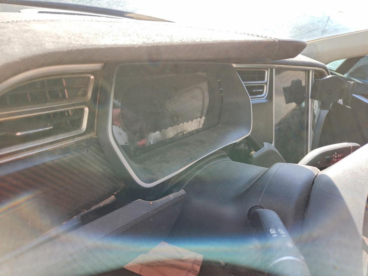 Tesla Model S 85