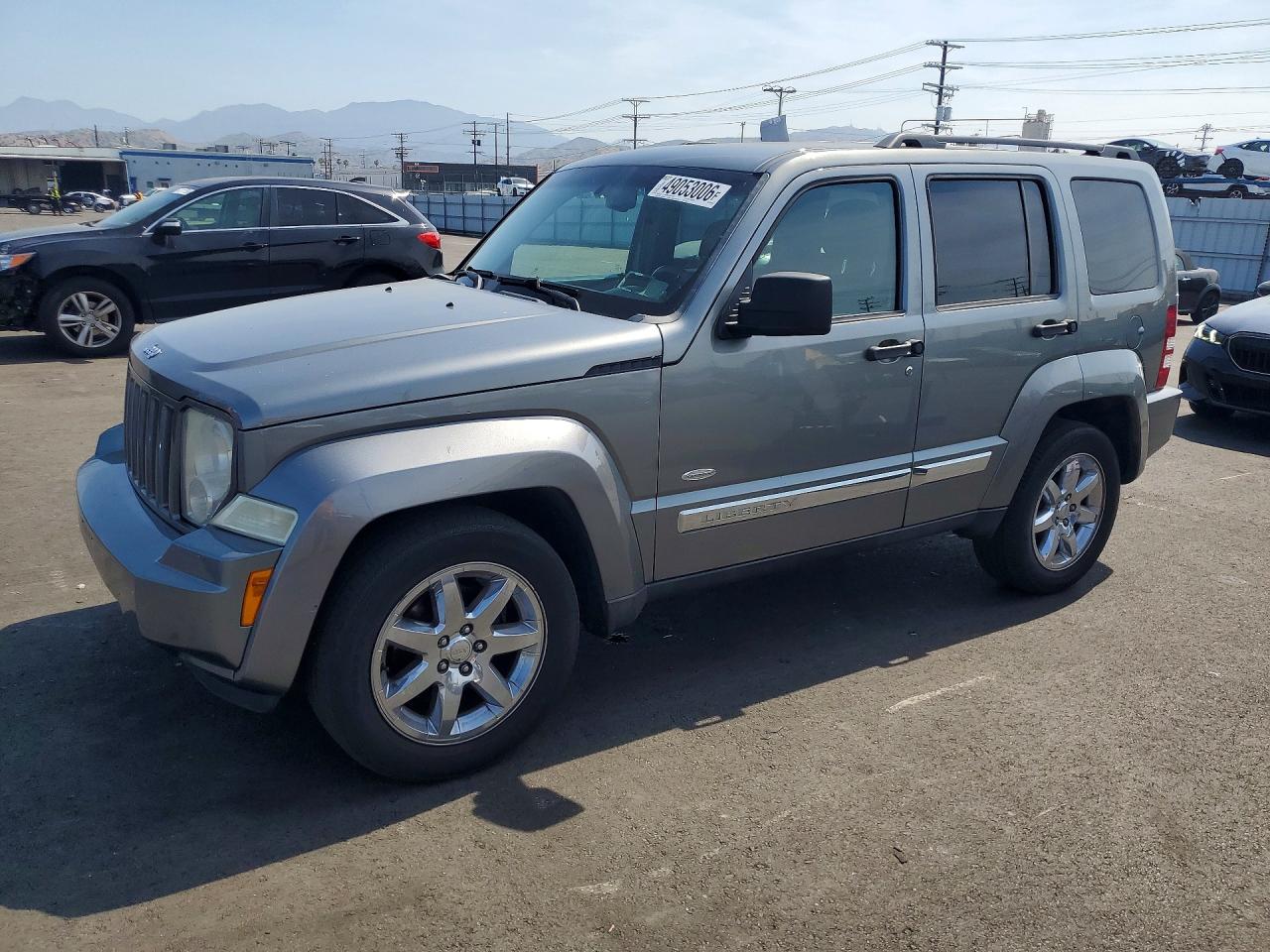Salvage Jeep Liberty Image