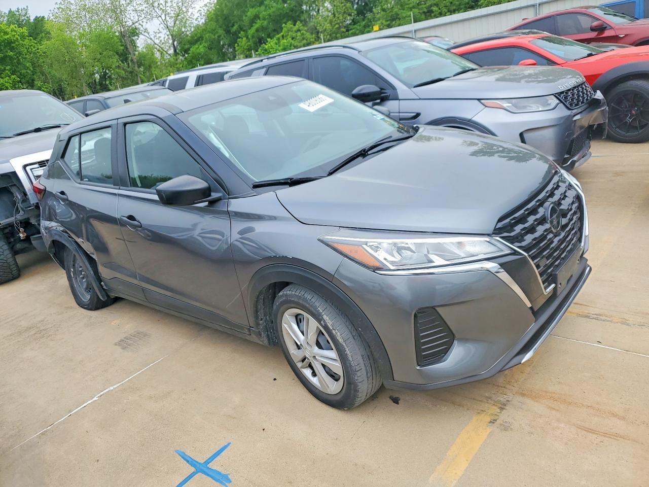 Nissan Kicks S