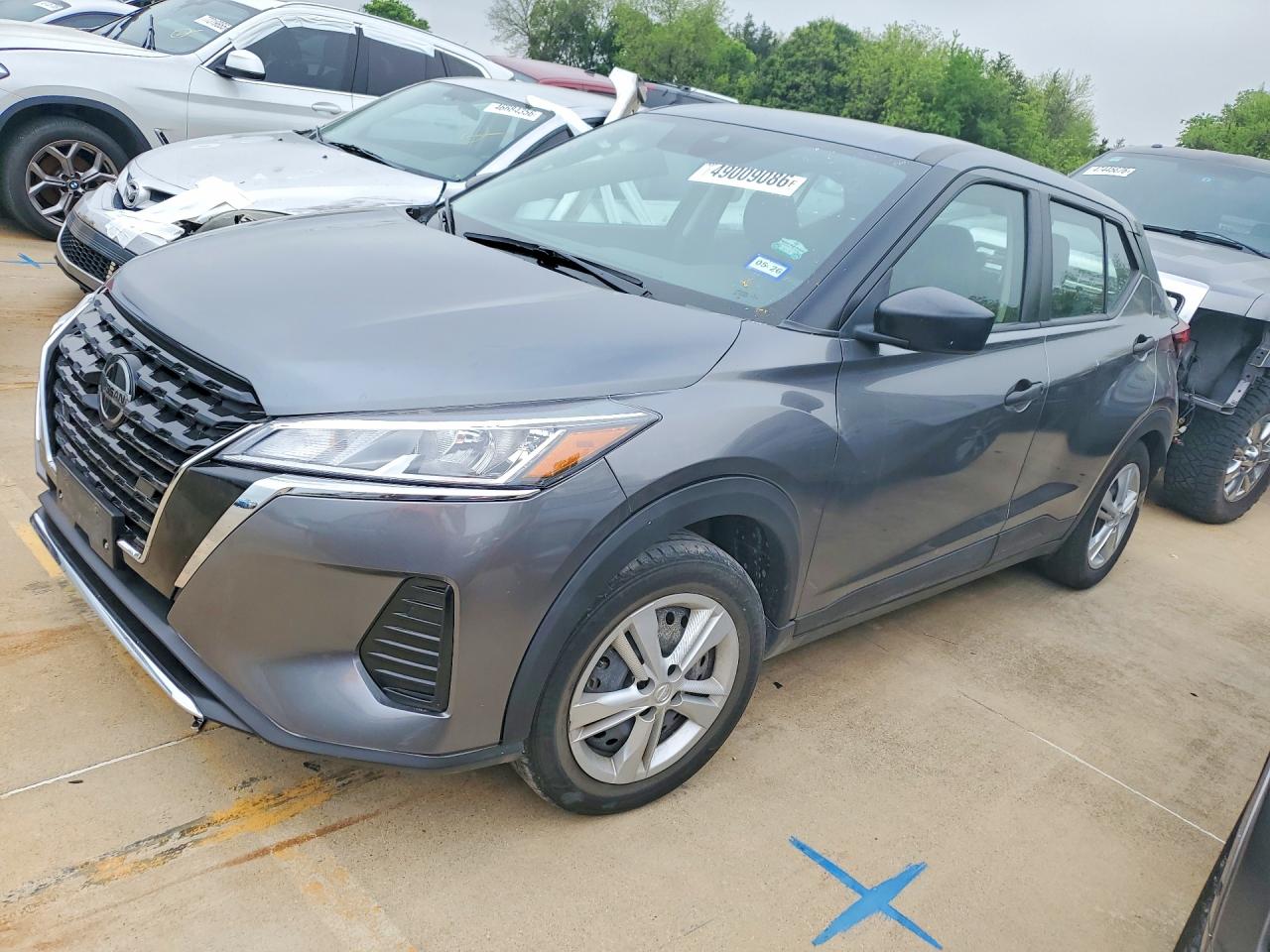 Salvage Nissan Kicks Image
