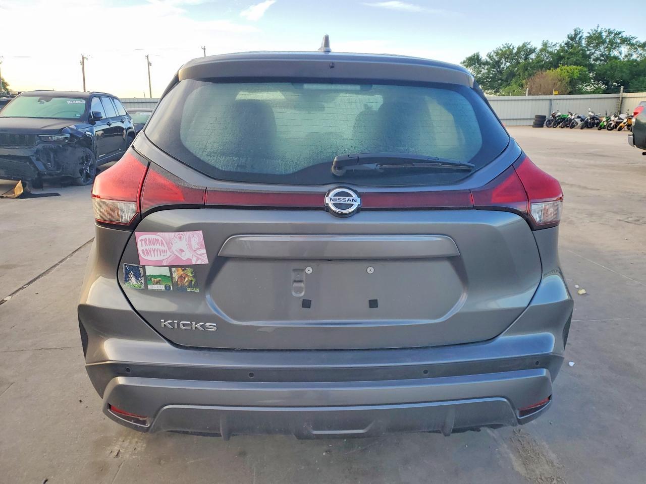 Nissan Kicks S