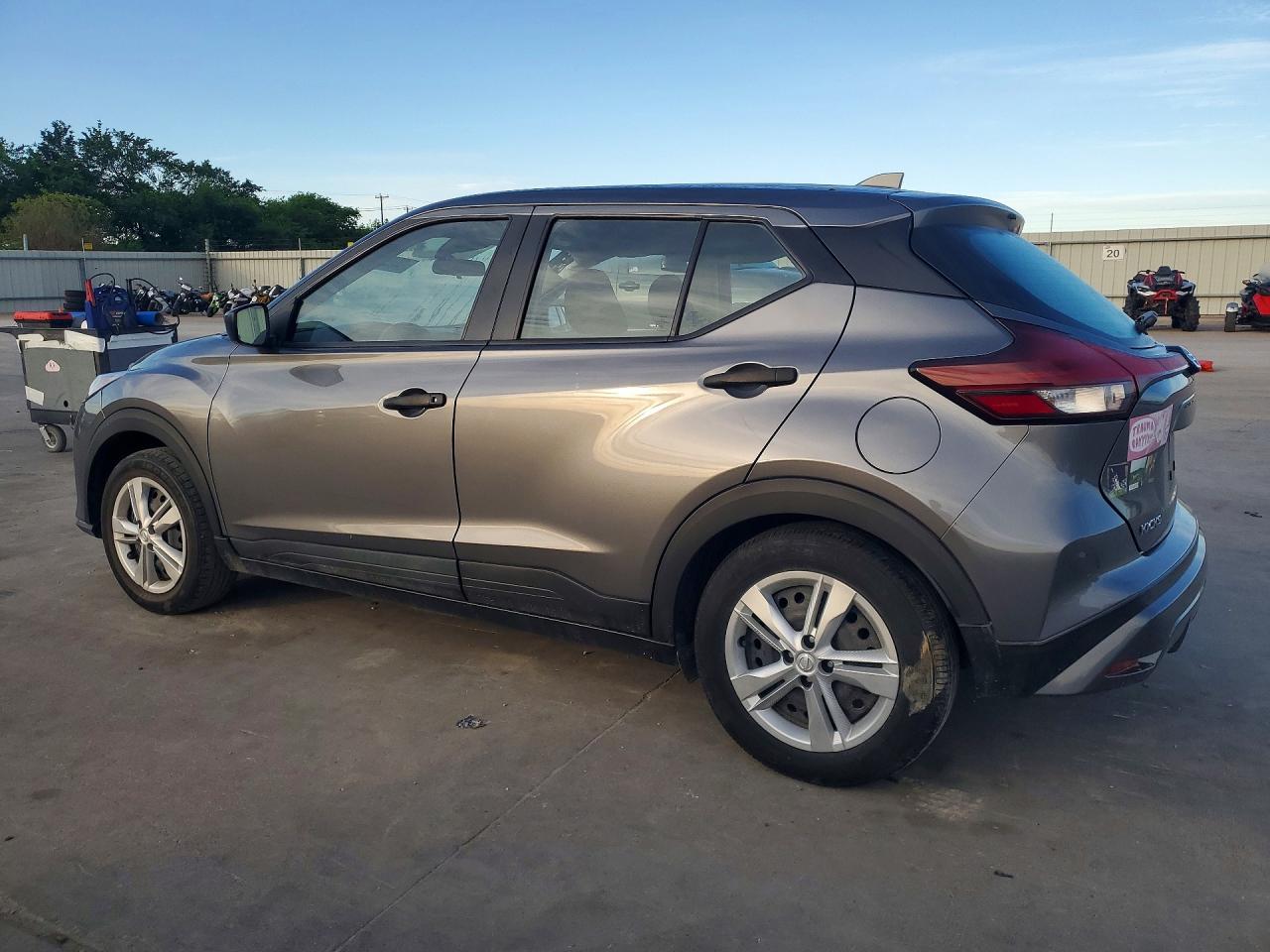 Nissan Kicks S