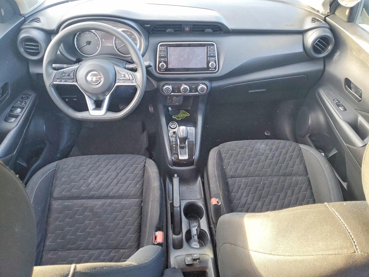 Nissan Kicks S