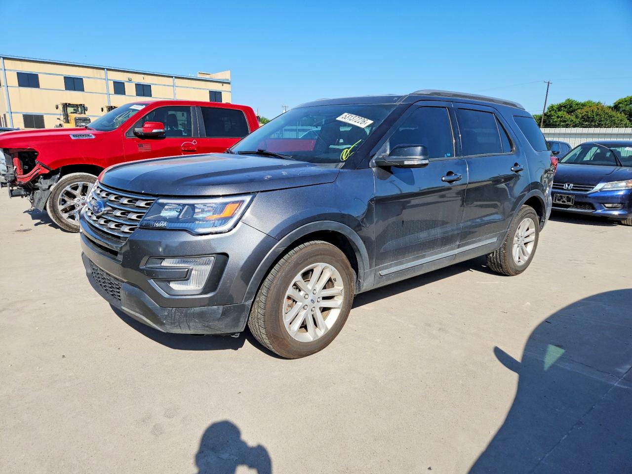 Salvage Ford Explorer Image