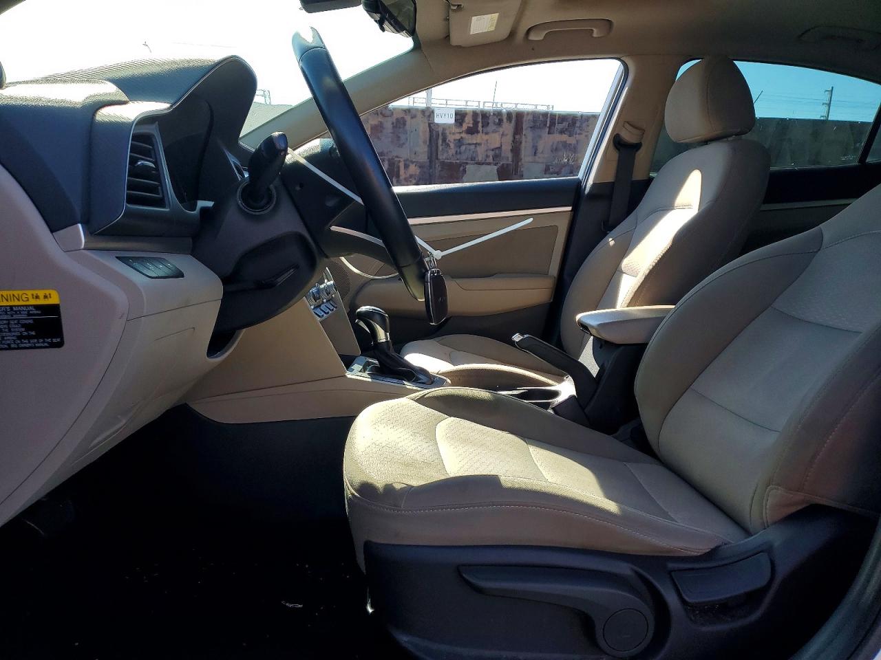 Hyundai ELANTRA Value Edition