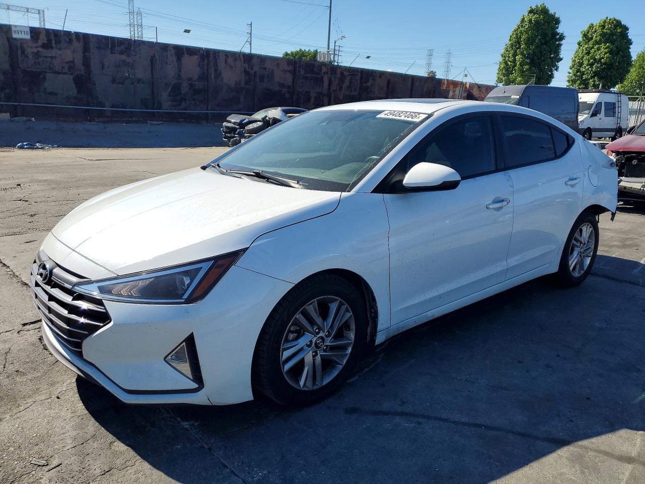 Salvage Hyundai ELANTRA Image